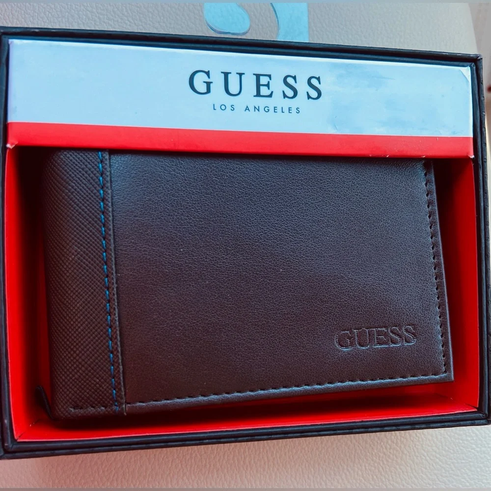 NWT! Guess men’s wallet in rich dark brown
